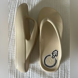 Freewaters Cloud 9 Women’s Comfort Ultra Lightweight Off White Flip Flop Sandals